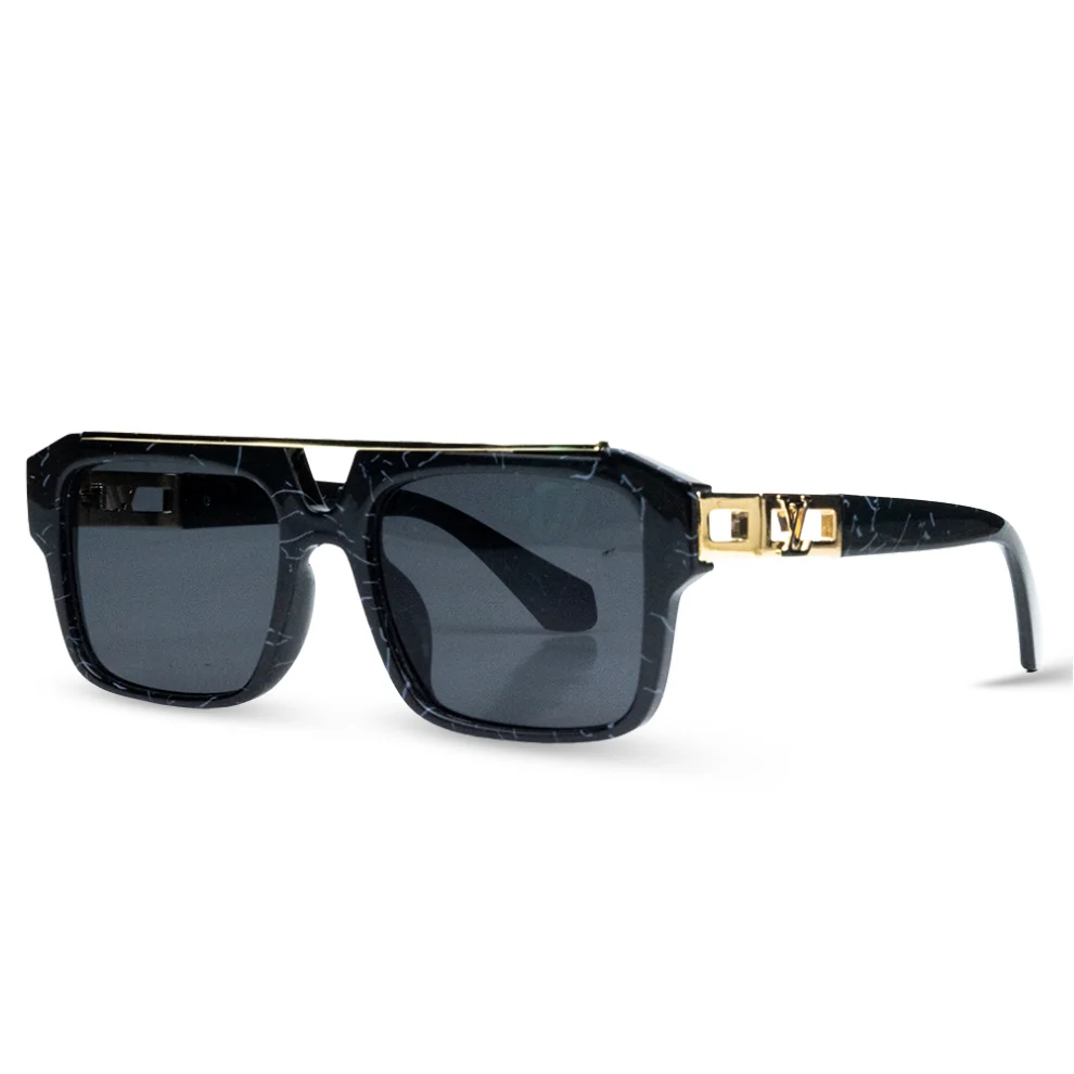 LV Pilot Square - blinked.pk